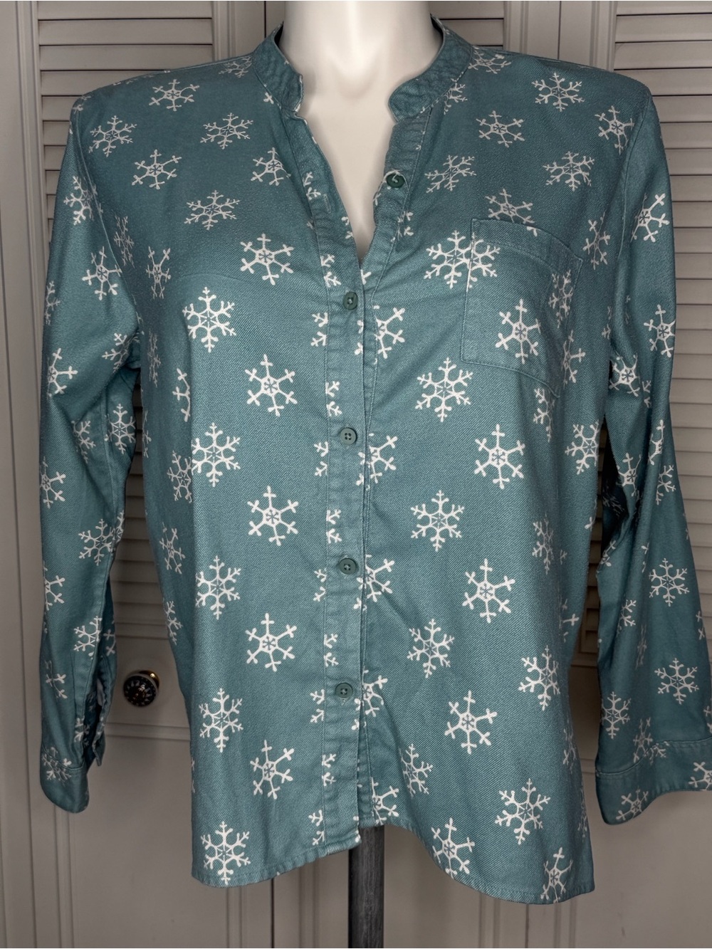 Garnet Hill Teal Snowflake-Print Button-Down Shirt